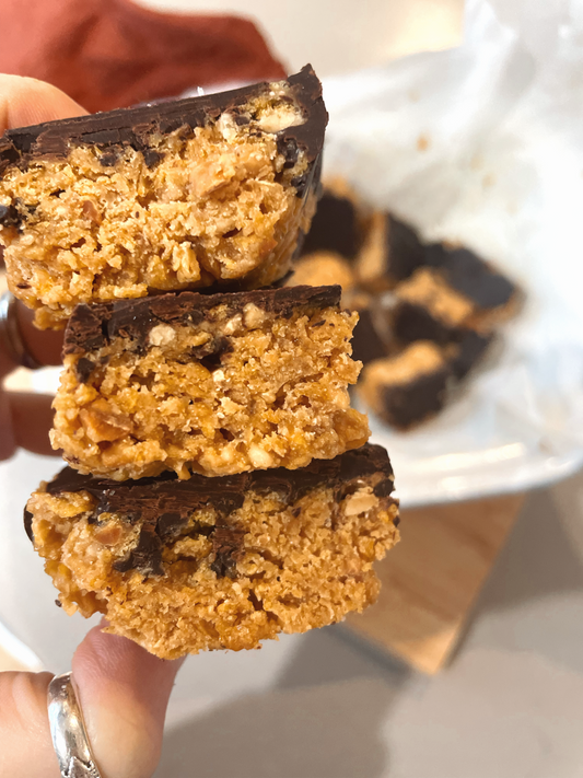 Crunchy choc peanut cornflake slice! (v)(gf)